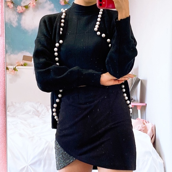 (SALE) Black Pearl Sweater Cardigan Thick Small Hook Closure - Picture 8 of 8